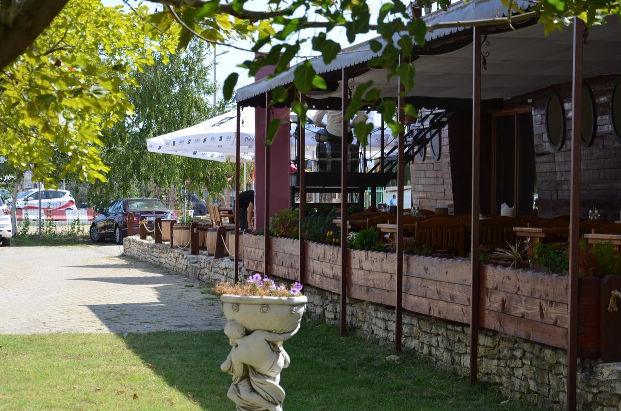 Club De Vacanta Corabia Piratilor-Mamaia Nord Năvodari Екстериор снимка